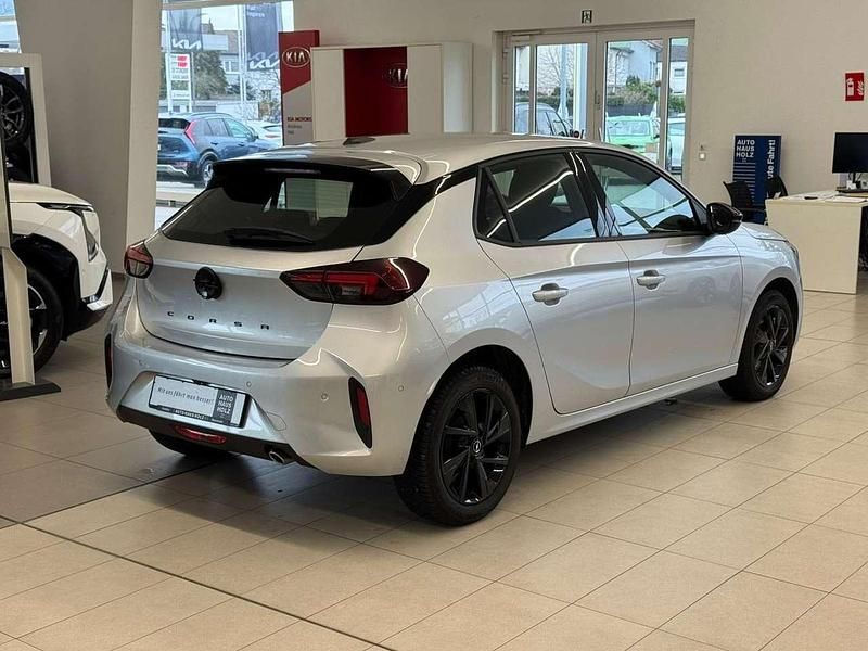 Gebraucht Opel Corsa 101 PS (74 kW) 2025 Kristall silber Kleinwagen
