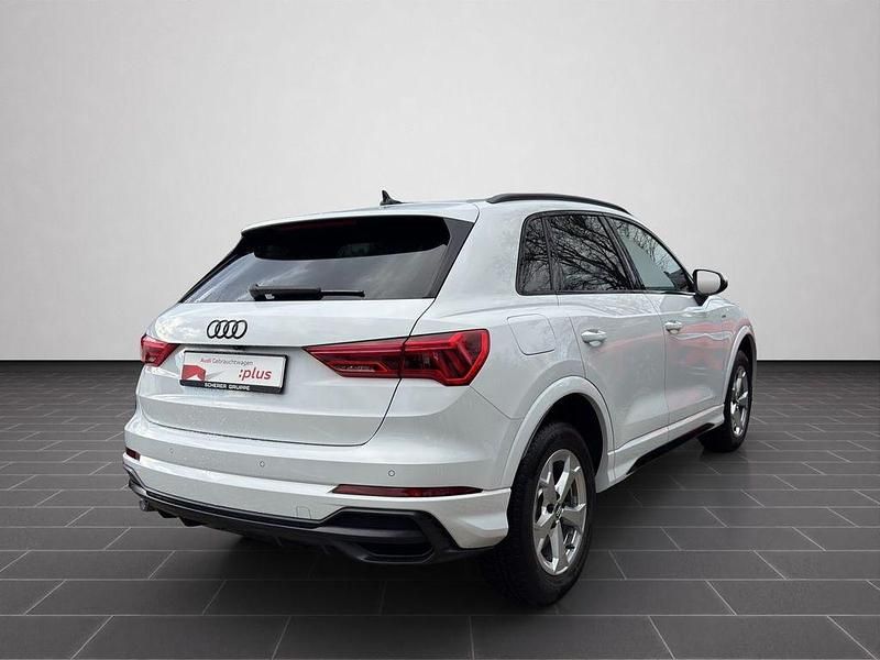 Gebraucht Audi Q3 Ambiente 245 PS (180 kW) 2022 Gletscherweiß metallic (metallic) SUV