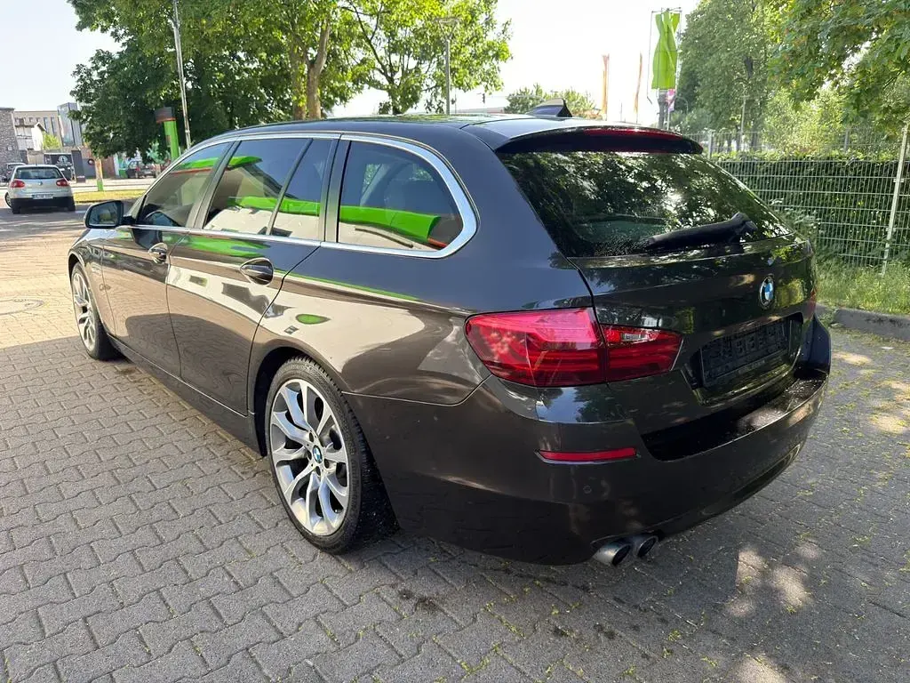 Gebraucht BMW 525 218 PS (160 kW) 2014 Braun Kombi