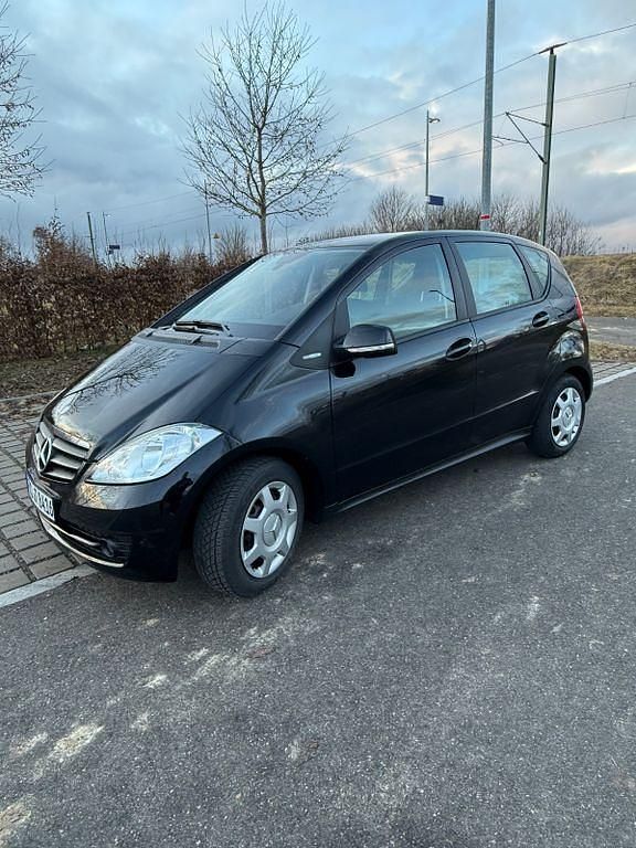 Schwarz Gebraucht 2010 Mercedes A160 Kleinwagen | 4.990 € (Fairer Preis) - Bild 1/4