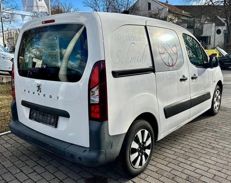 Gebraucht Peugeot Partner 90 PS (66 kW) 2013 Weiß Van / Kleinbus