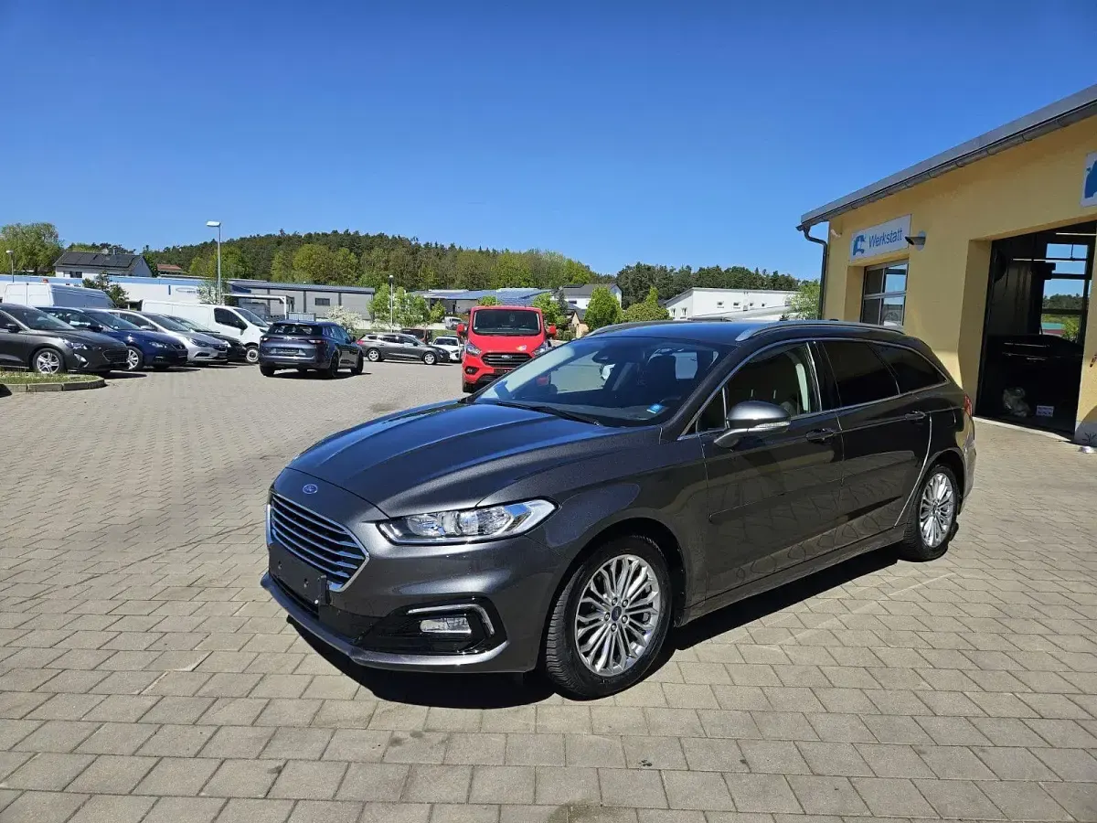 Gebraucht Ford Mondeo Titanium 150 PS (110 kW) 2020 Grau Kombi
