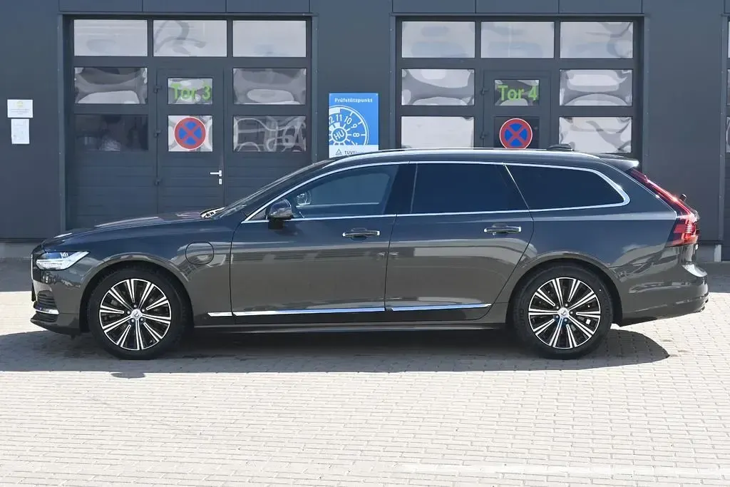 Gebraucht Volvo V90 Inscription 390 PS (286 kW) 2021 Pine grey Kombi