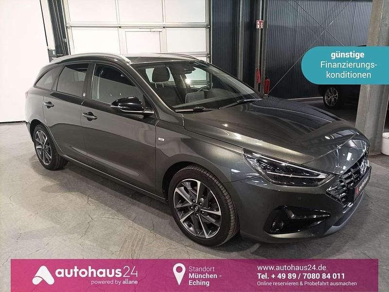 Grau Gebraucht 2021 Hyundai i30 Kombi | 18.440 € (Fairer Preis) - Bild 1/4
