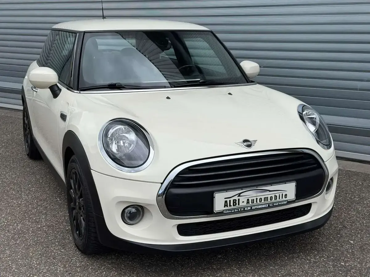 Gebraucht Mini ONE 102 PS (75 kW) 2019 Pepper (old english) white Kleinwagen