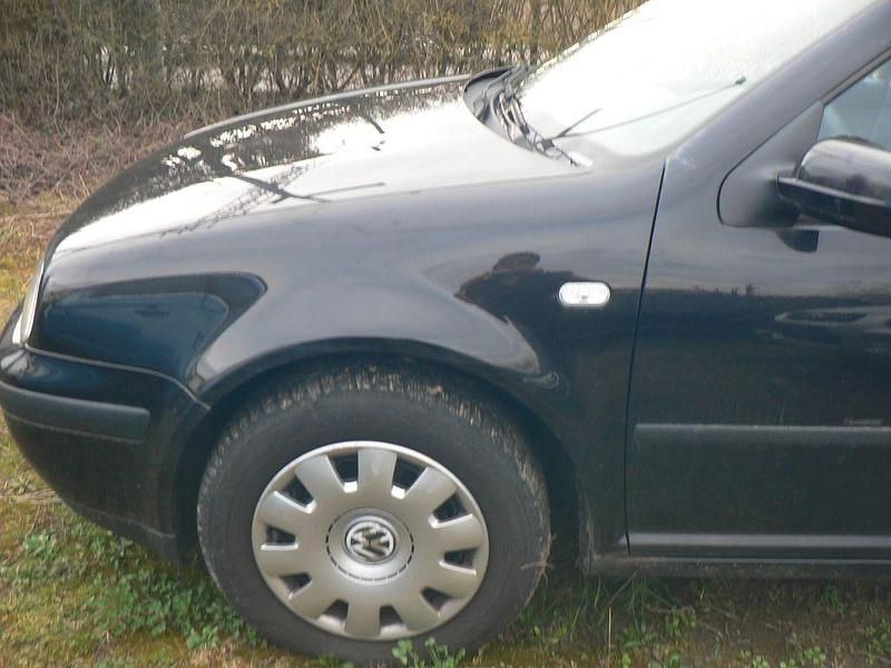 Gebraucht VW Golf IV Basis 101 PS (74 kW) 2004 Schwarz Kombi