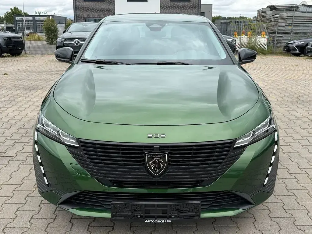 Gebraucht Peugeot 308 131 PS (96 kW) 2022 Grün Limousine