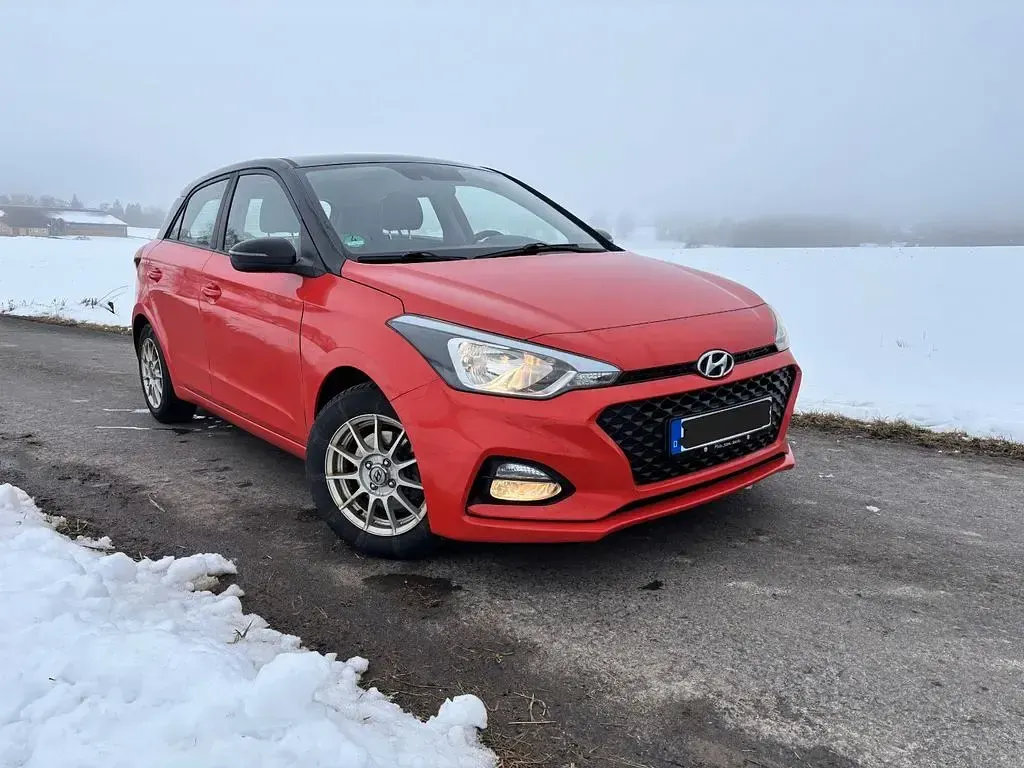 Gebraucht Hyundai i20 101 PS (74 kW) 2019 Rot Kleinwagen