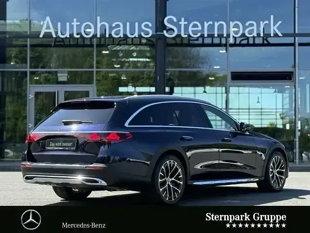 Gebraucht Mercedes E450 381 PS (280 kW) 2024 Blau Limousine