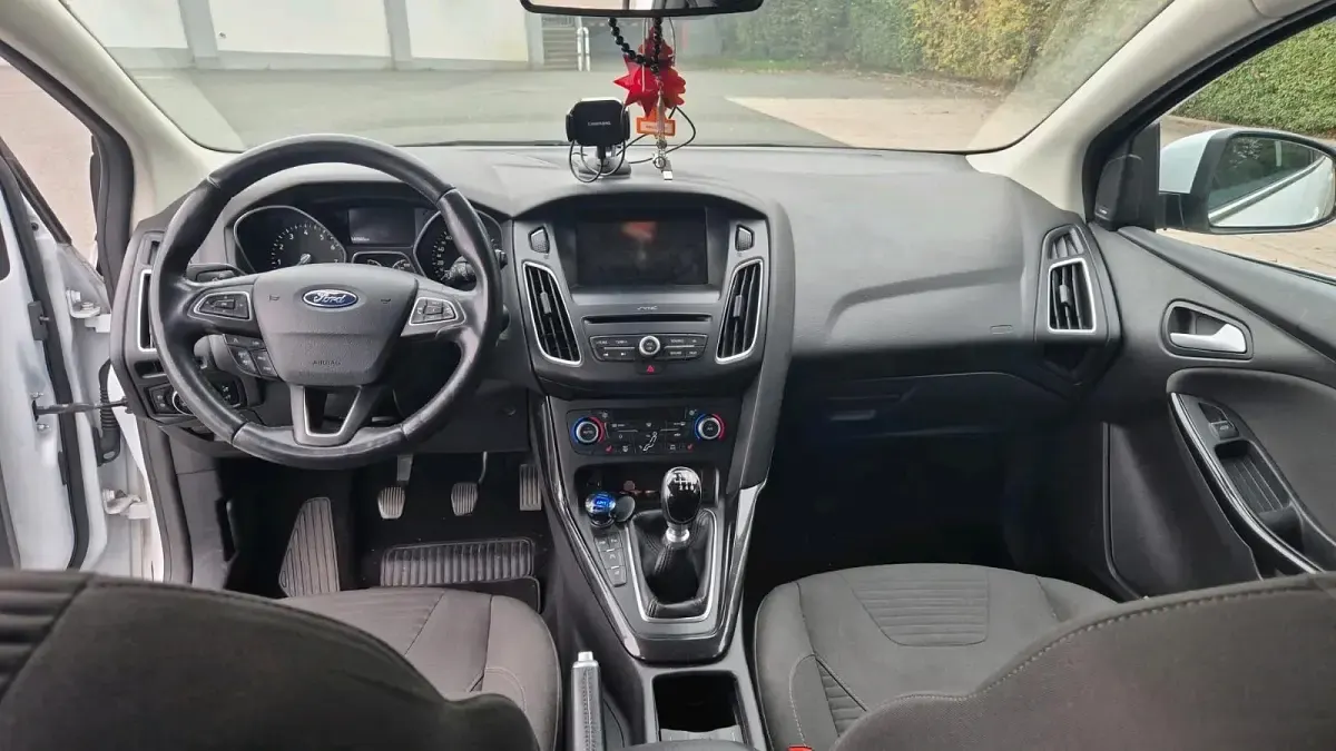 Gebraucht Ford Focus 2016 Weiß Kombi