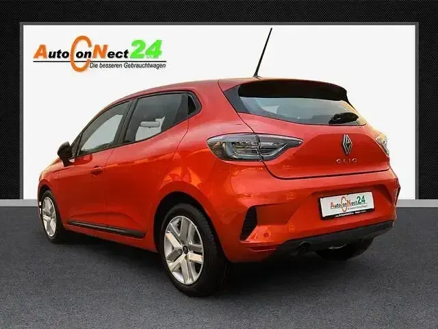 Używany Renault Clio V Evolution 91 KM (66 kW) 2024 Pomarańczowy Sedan/Limuzyna