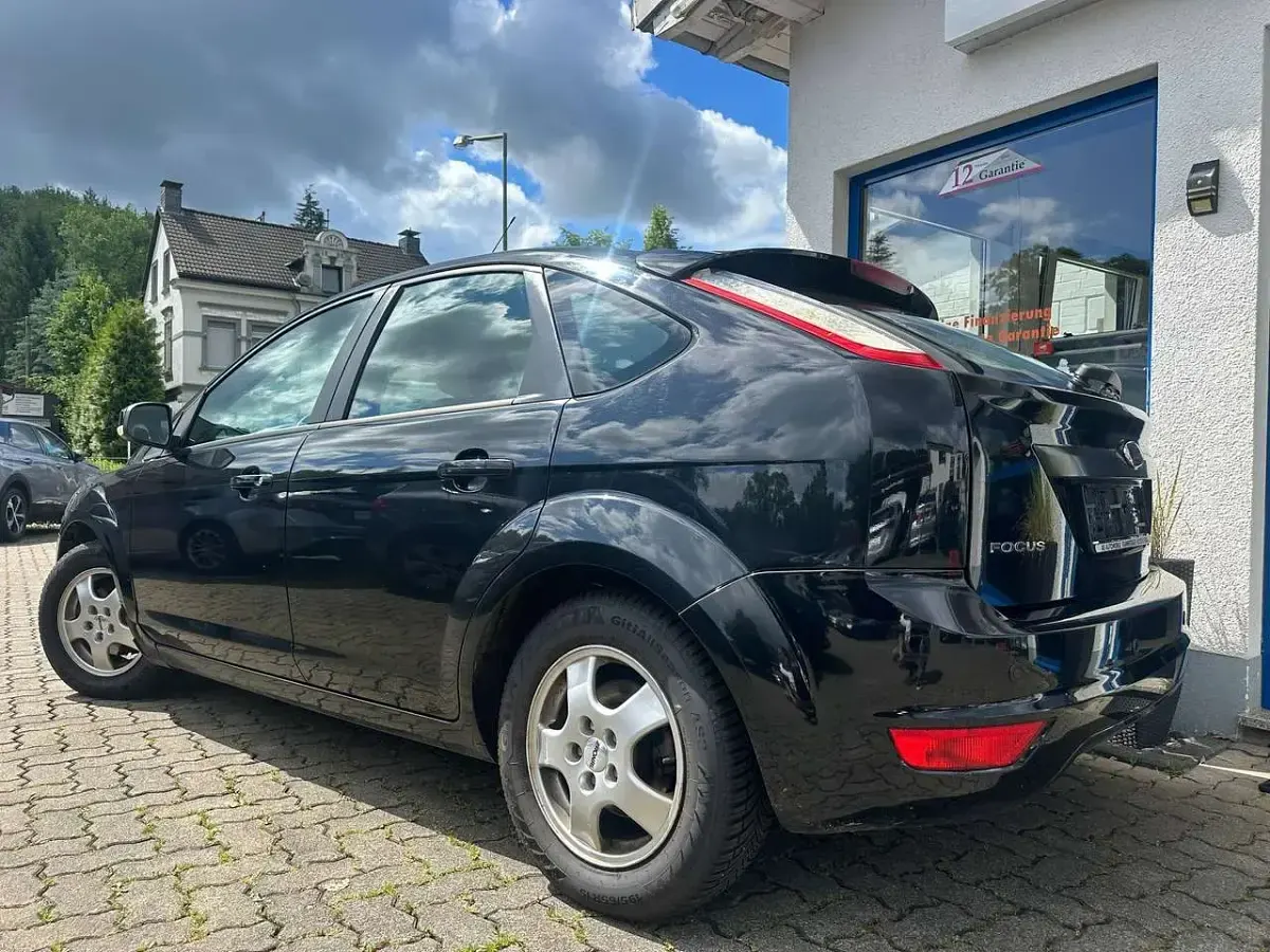 Gebraucht Ford Focus Titanium 101 PS (74 kW) 2009 Pantherschwarz metallic Kleinwagen