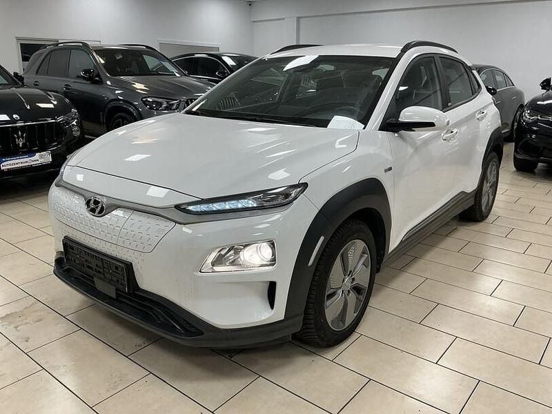 Weiß Gebraucht 2021 Hyundai Kona Trend SUV | 18.870 € (Guter Preis) - Bild 1/4