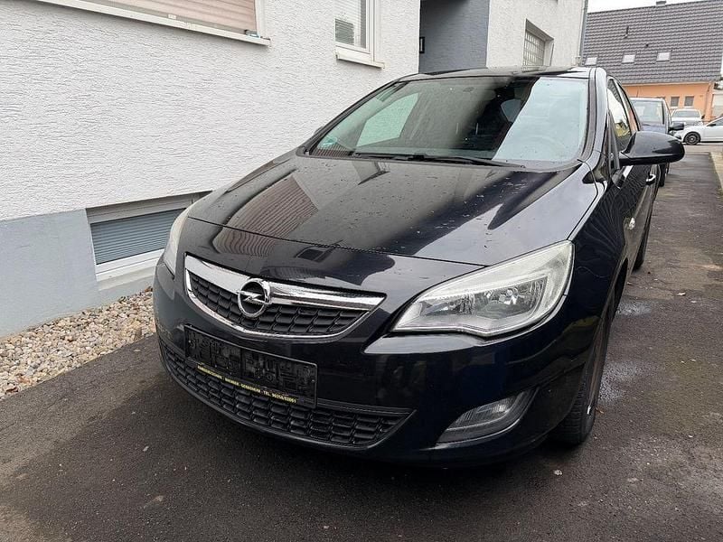 Schwarz Gebraucht 2010 Opel Astra Selection Limousine | 2.499 € (Fairer Preis) - Bild 1/4
