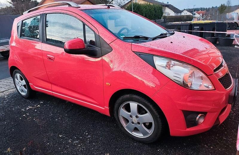 Rot Gebraucht 2010 Chevrolet Spark LT Kleinwagen | 2.299 € (Guter Preis) - Bild 1/4