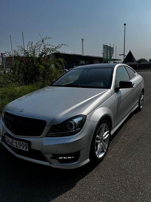 Silber Gebraucht 2014 Mercedes C250 AMG Coupé | 14.800 € (Superpreis) - Bild 1/4