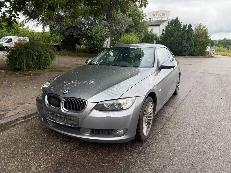 Grau Gebraucht 2006 BMW 325 Sport Line Coupé | 3.699 € (Superpreis) - Bild 1/4