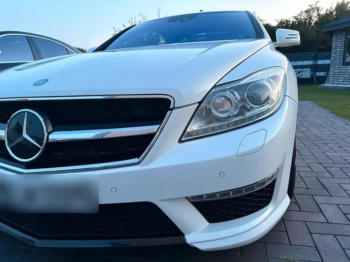 Gebraucht Mercedes CL63 AMG AMG 571 PS (419 kW) 2011 Weiß Coupé