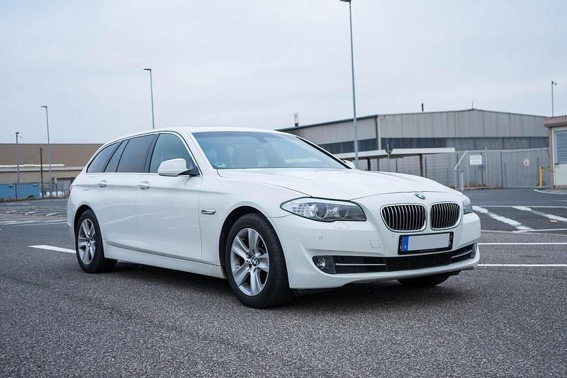 Gebraucht BMW 520 187 PS (137 kW) 2012 Weiß Kombi