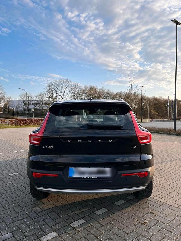 Gebraucht Volvo XC40 Pro 163 PS (119 kW) 2020 Schwarz SUV