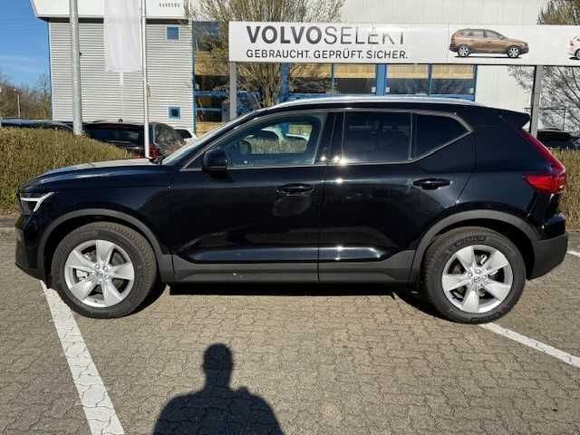Gebraucht Volvo XC40 Core 163 PS (119 kW) 2025 Black metallic SUV