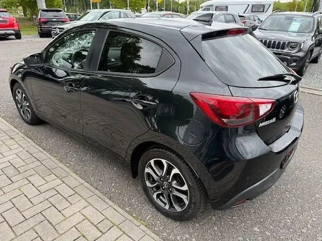 Używany Mazda 2 Kizoku 90 KM (66 kW) 2017 Czarny Hatchback