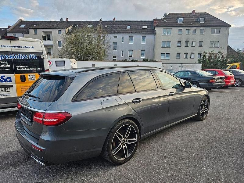 Gebraucht Mercedes E350 258 PS (189 kW) 2017 Grau Kombi
