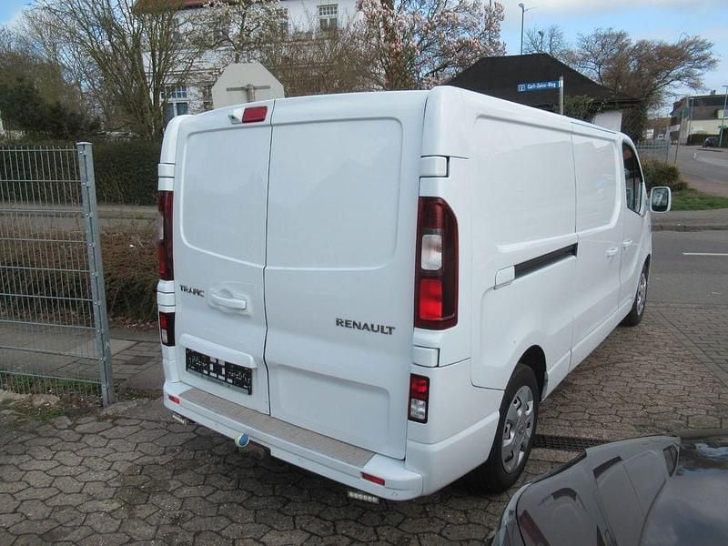 Gebraucht Renault Trafic 125 PS (91 kW) 2017 Weiß Van / Kleinbus