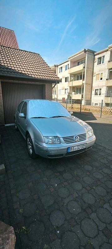 Silber Gebraucht 2001 VW Bora Limousine | 600 € (Superpreis) - Bild 1/4