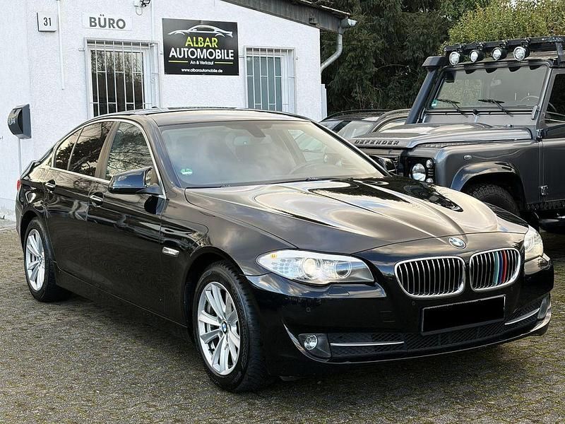 Schwarz Gebraucht 2012 BMW 520 Sport Line Limousine | 13.450 € (Fairer Preis) - Bild 1/4