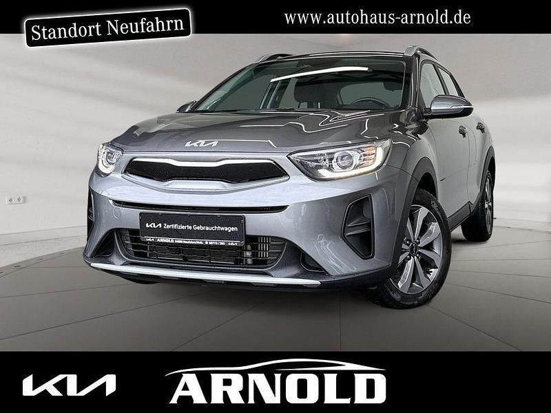 Grau (astrograu) Gebraucht 2025 Kia Stonic Vision SUV | 17.950 € (Superpreis) - Bild 1/4