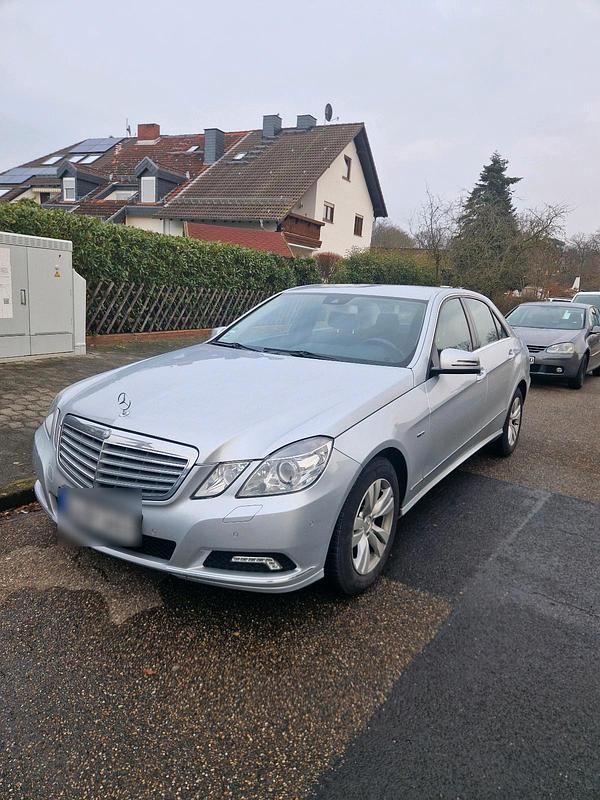Gebraucht Mercedes E220 170 PS (125 kW) 2008 Silber Limousine