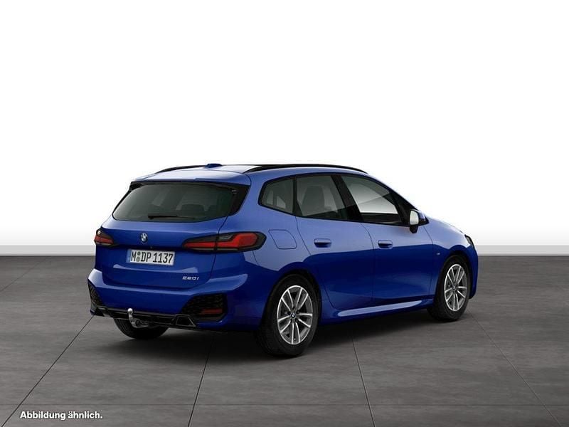 Gebraucht BMW 220 Active Tourer M Sport 156 PS (114 kW) 2025 Blau Van / Kleinbus