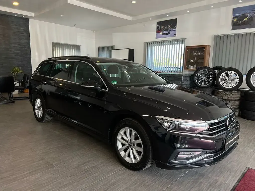Gebraucht VW Passat 150 PS (110 kW) 2021 Schwarz Limousine