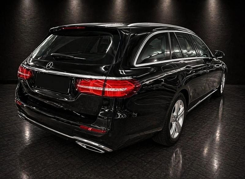 Second-hand Mercedes E220 194 CP (142 kW) 2018 Negru Berlinǎ