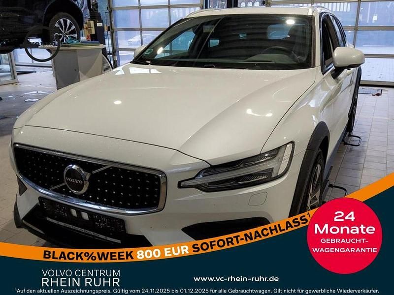 Weiss crystal white pearl / me Gebraucht 2023 Volvo V60 CC Ultimate Kombi | 38.980 € (Etwas zu teuer) - Bild 1/2