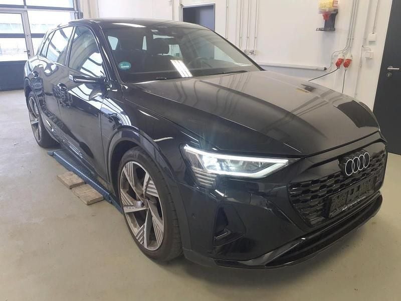 Second-hand Audi Q8 e-tron 250 kW (340 CP) 2024 Negru SUV