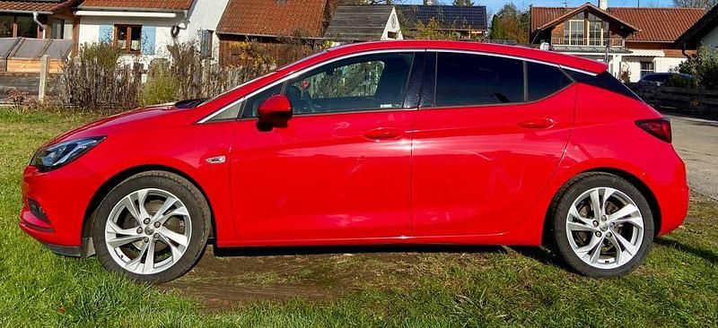 Gebraucht Opel Astra Dynamic 150 PS (110 kW) 2016 Rot Limousine