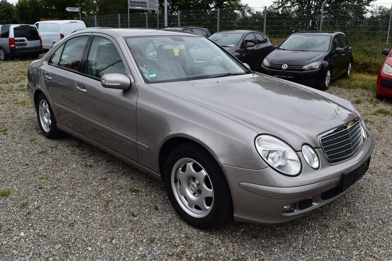 Silber Gebraucht 2005 Mercedes E280 Limousine | 4.490 € (Guter Preis) - Bild 1/4
