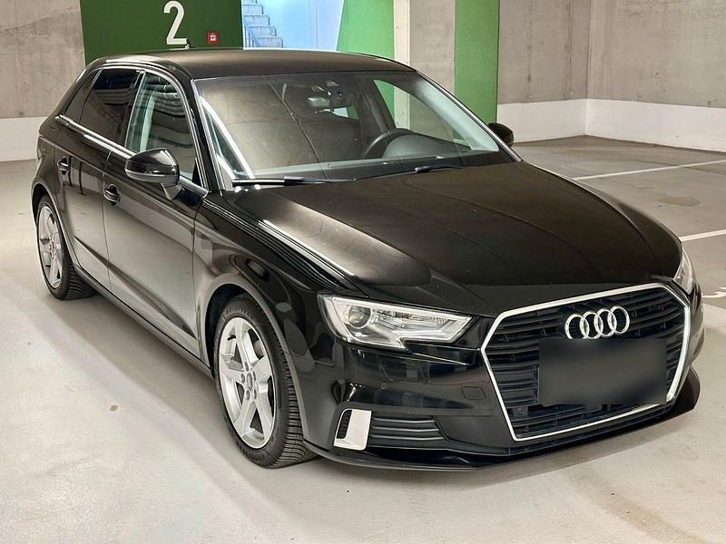 Gebraucht Audi A3 Ambiente 116 PS (85 kW) 2017 Schwarz Limousine