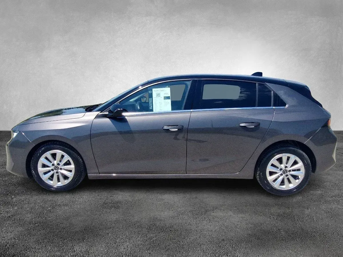 Gebraucht Opel Astra Elegance 131 PS (96 kW) 2023 Vulkan grau Kleinwagen
