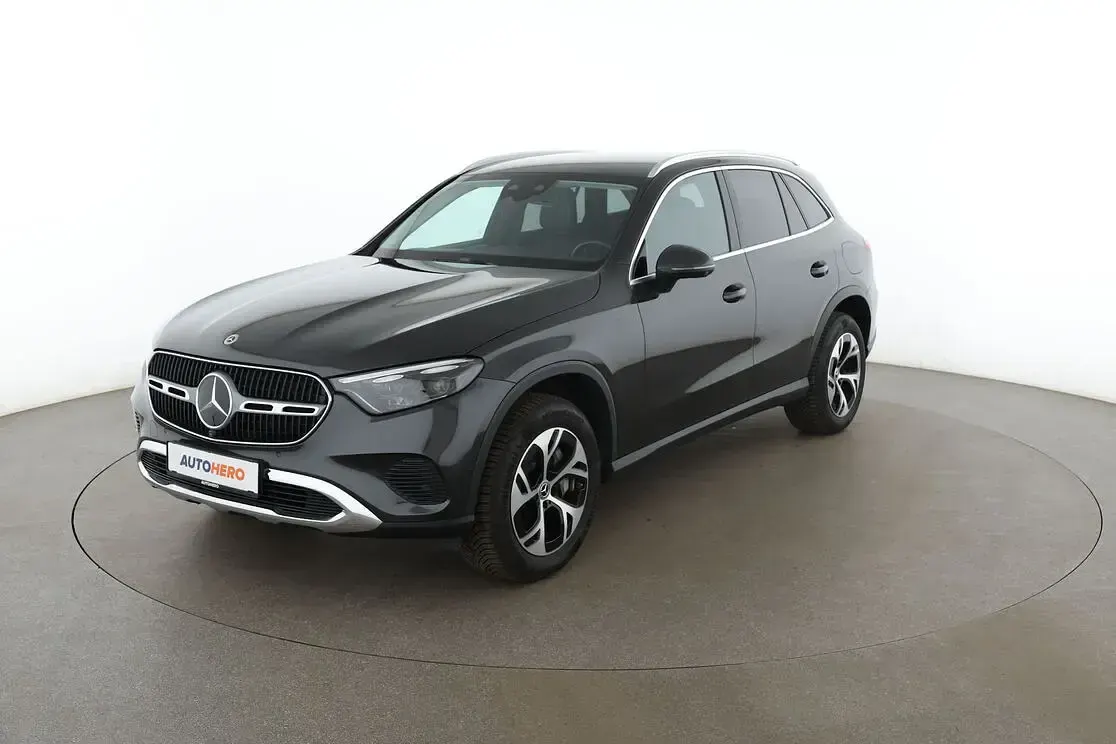 Gebraucht Mercedes GLC300e Avantgarde 136 PS (100 kW) 2023 SUV