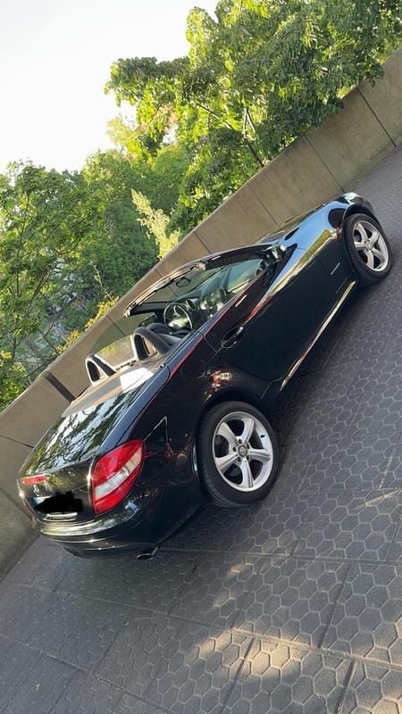 Gebraucht Mercedes SLK200 163 PS (119 kW) 2007 Schwarz Cabrio