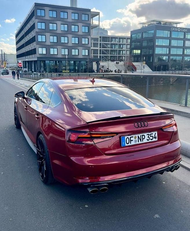 Gebraucht Audi A5 Sportback Ambiente 252 PS (185 kW) 2017 Rot Kleinwagen