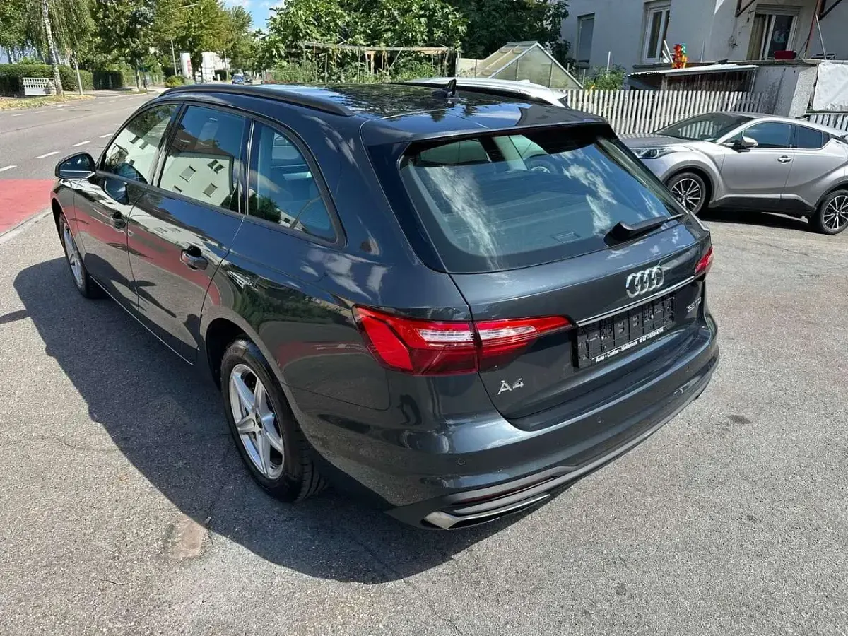 Gebraucht Audi A4 163 PS (119 kW) 2021 Grau Kombi