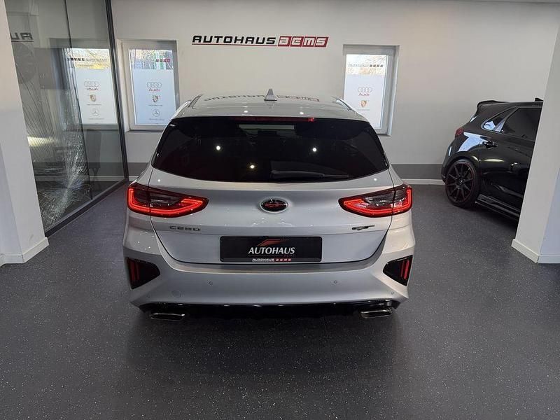 Gebraucht Kia ProCeed GT GT 204 PS (150 kW) 2019 (kcs) sparklingsilber met. Kleinwagen