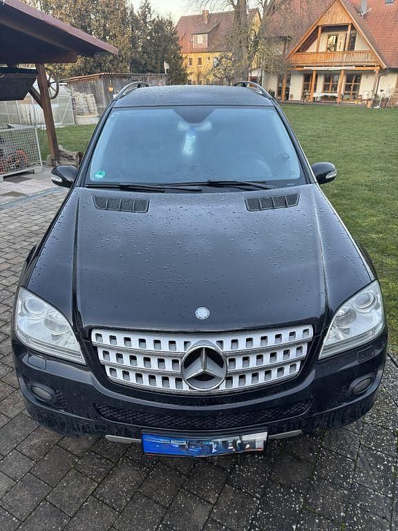Gebraucht Mercedes ML500 306 PS (225 kW) 2006 Schwarz SUV