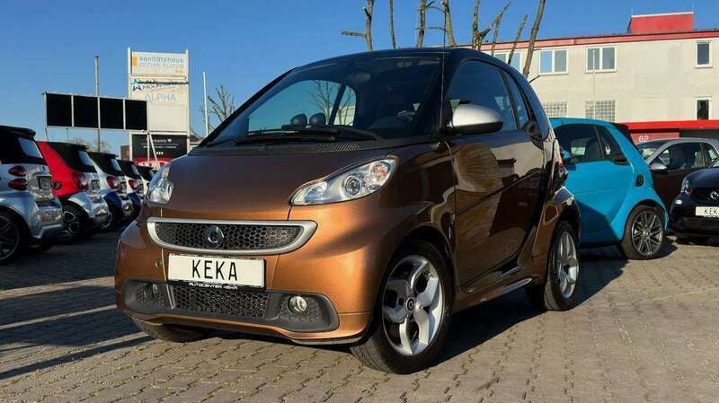 Hazel brown & deep black Gebraucht 2015 Smart ForTwo Coupé Coupé | 10.490 € (Fairer Preis) - Bild 1/4