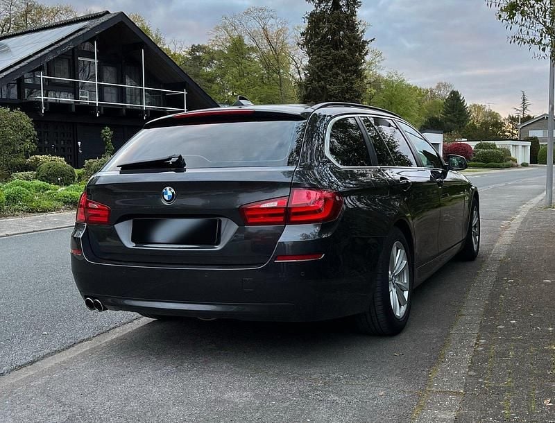 Schwarz Gebraucht 2013 BMW 520 Kombi | 7.999 € (Superpreis) - Bild 1/4