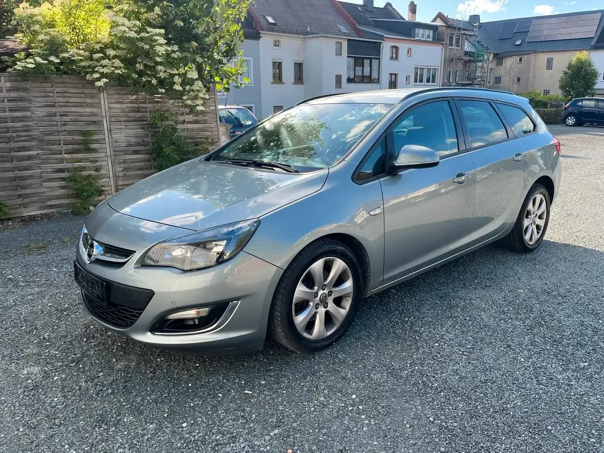 Gebraucht Opel Astra 110 PS (80 kW) 2013 Grau Kombi